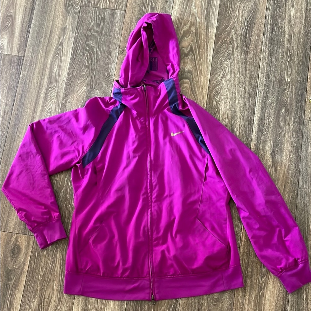 Nike women’s dri-fit reversible Jacket